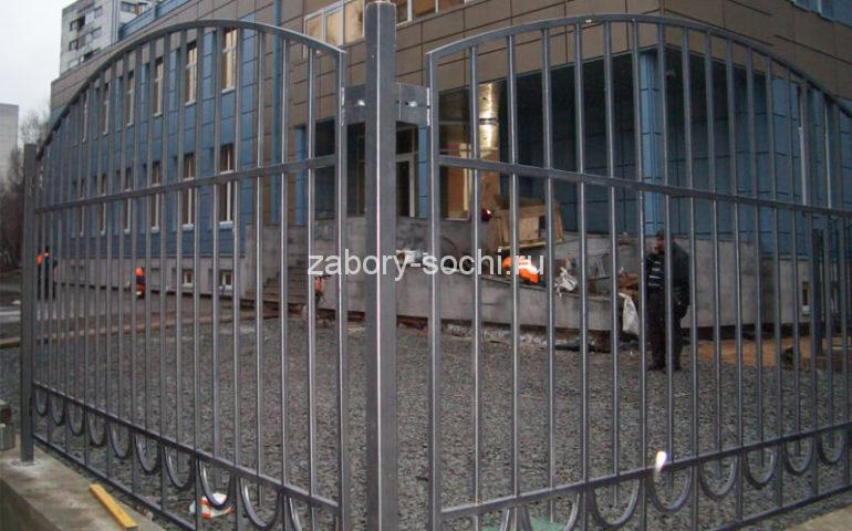 забор из профтрубы в Сочи